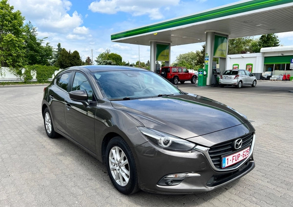 Mazda 3 cena 38900 przebieg: 253000, rok produkcji 2017 z Poznań małe 301